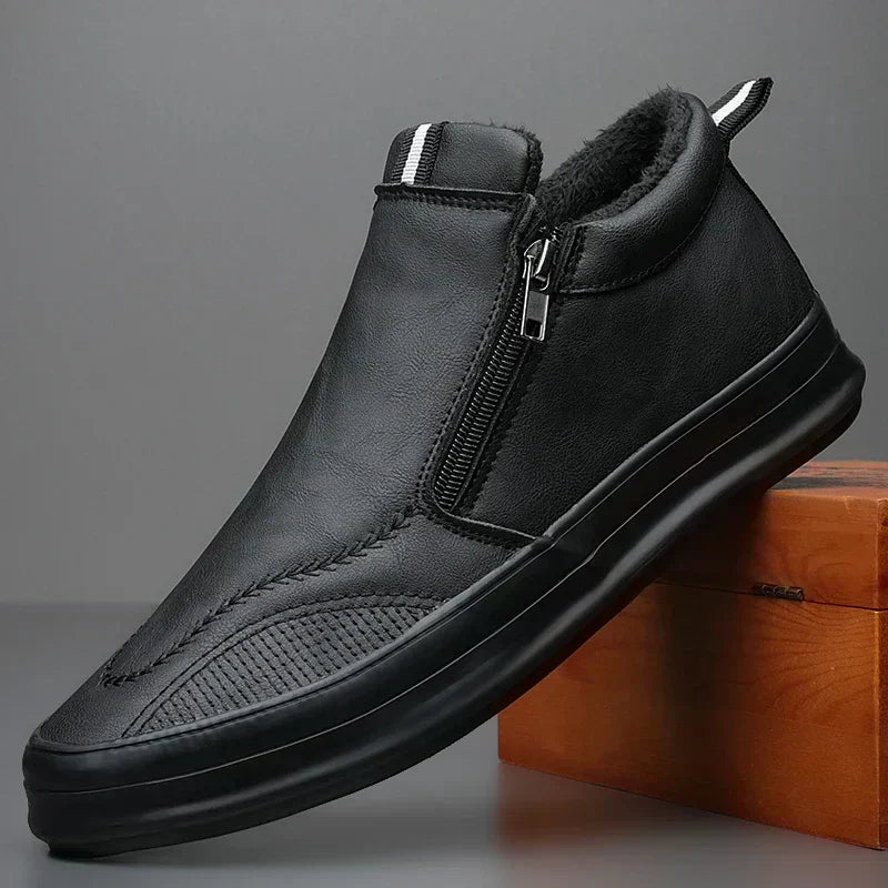 Men's mid-high leather-look sneakers with zipper closure, modern urban silhouette for all-day comfort