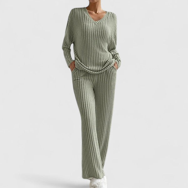 Women's relaxed fit knit pajama set soft cozy sleepwear coordinated two-piece for nighttime routine
