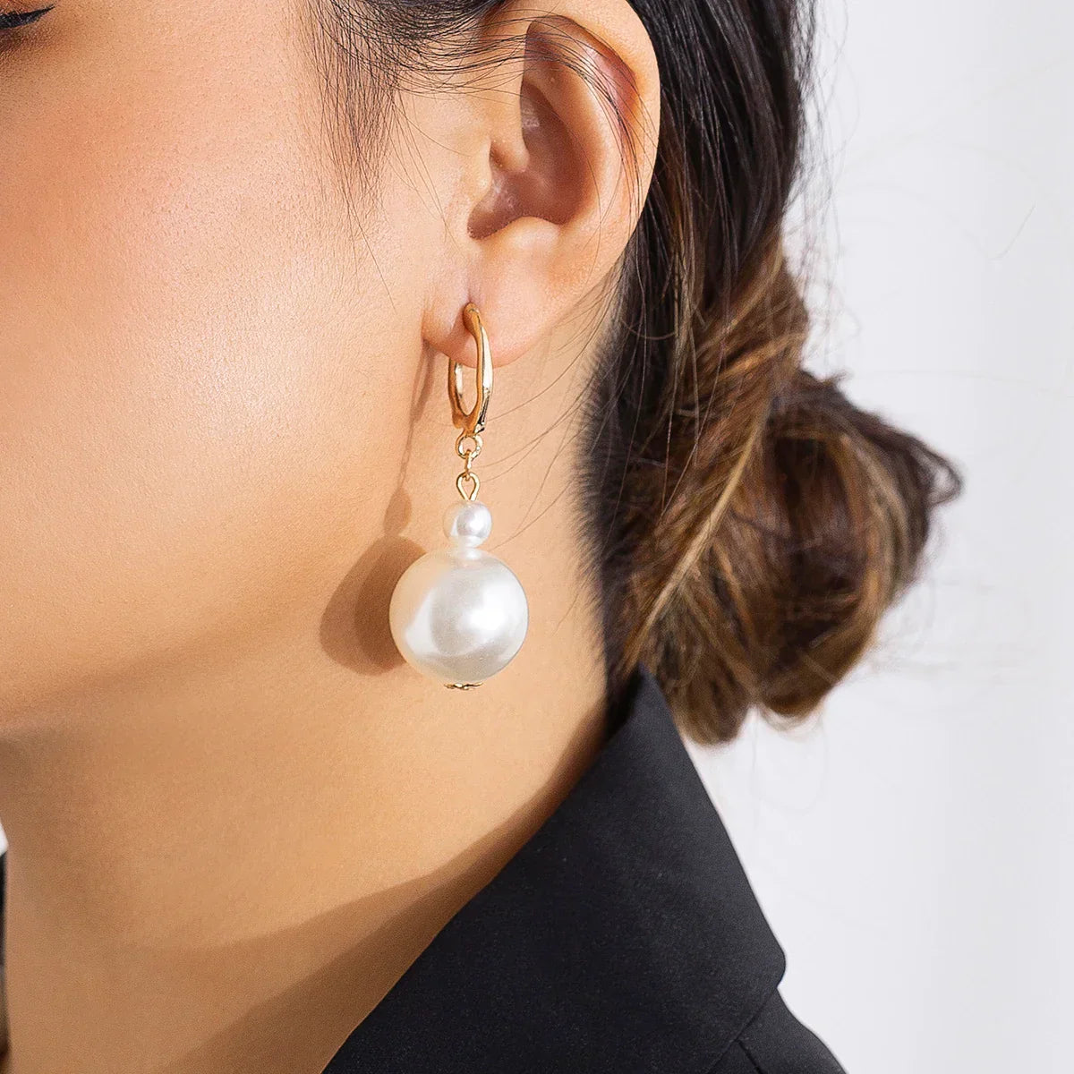 Sophia graduated pearl choker necklace and earrings three-piece jewelry set for elegant dressy occasions