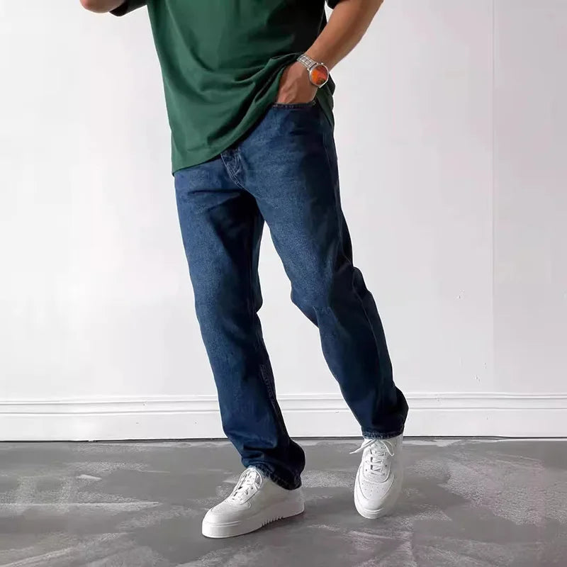 Men's classic loose straight-leg denim jeans in blue, relaxed comfort fit with timeless urban style