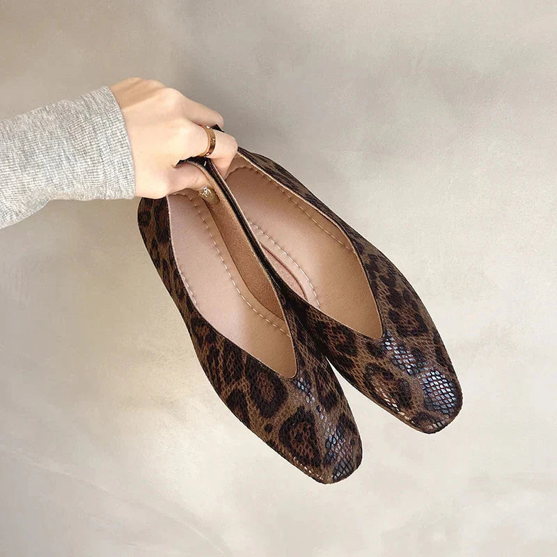 Pointed Toe Leopard Flats for Women – Stylish Casual Comfort