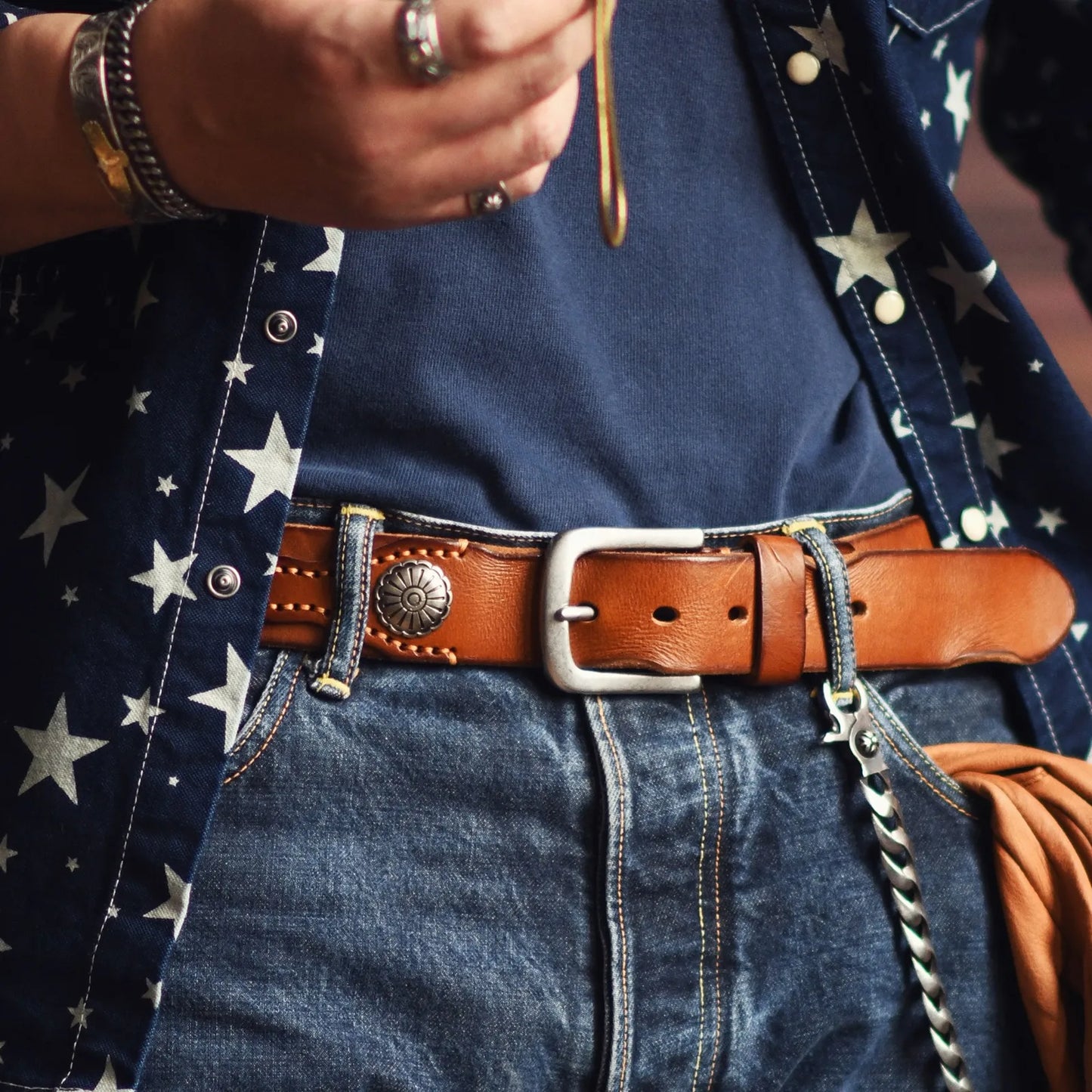Men's distressed brown cowskin leather Western belt with rugged finish and authentic vintage character