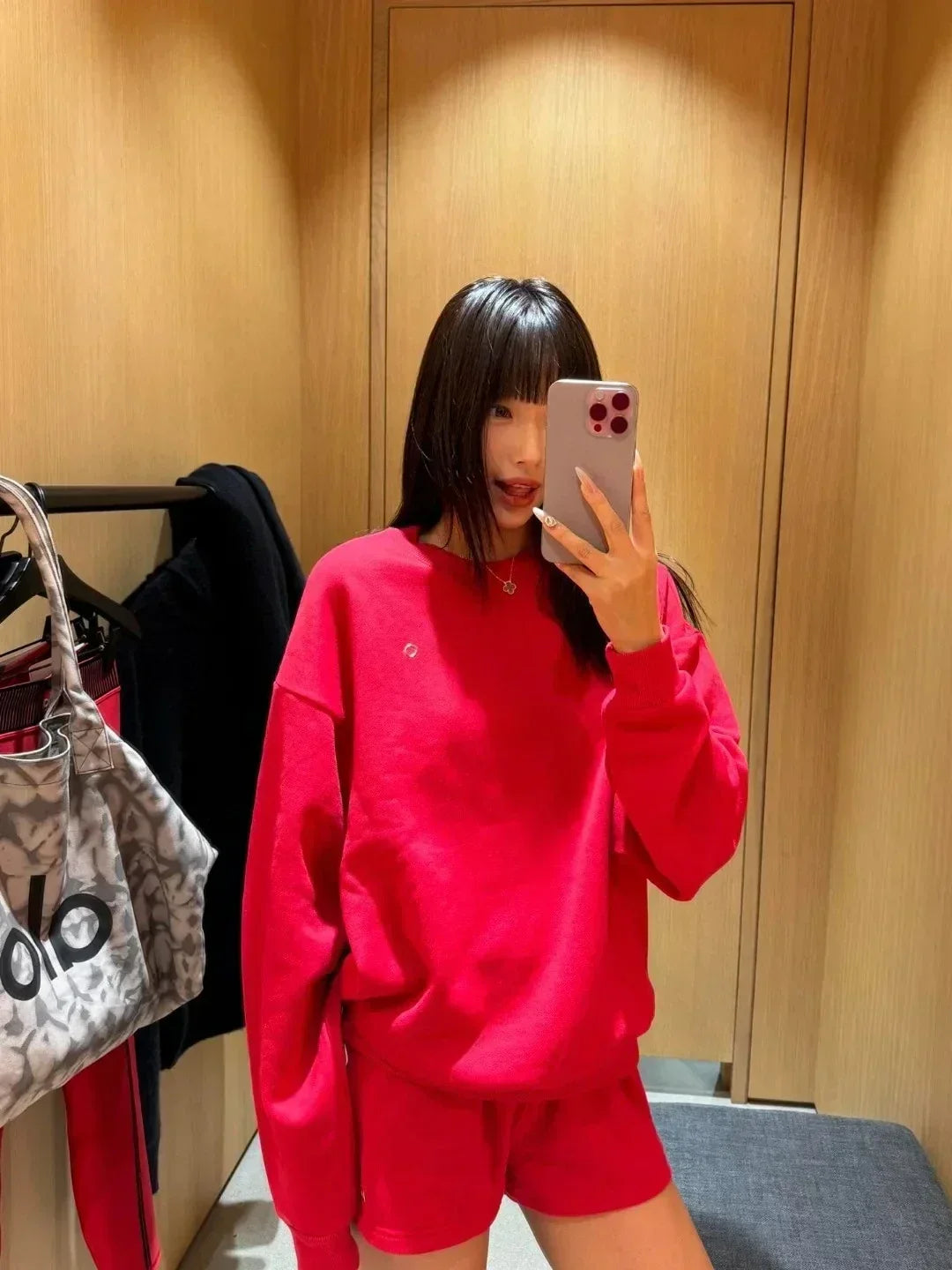 Women's oversized sweatshirt relaxed fit casual sport style with subtle chest embroidery ultra comfort