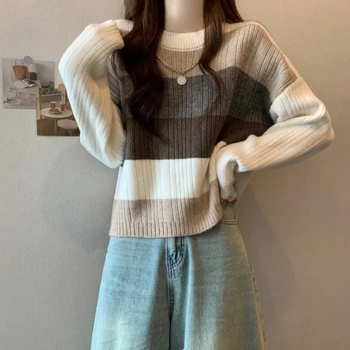 Women's ivory cashmere turtleneck sweater, relaxed cropped silhouette for cozy winter luxury