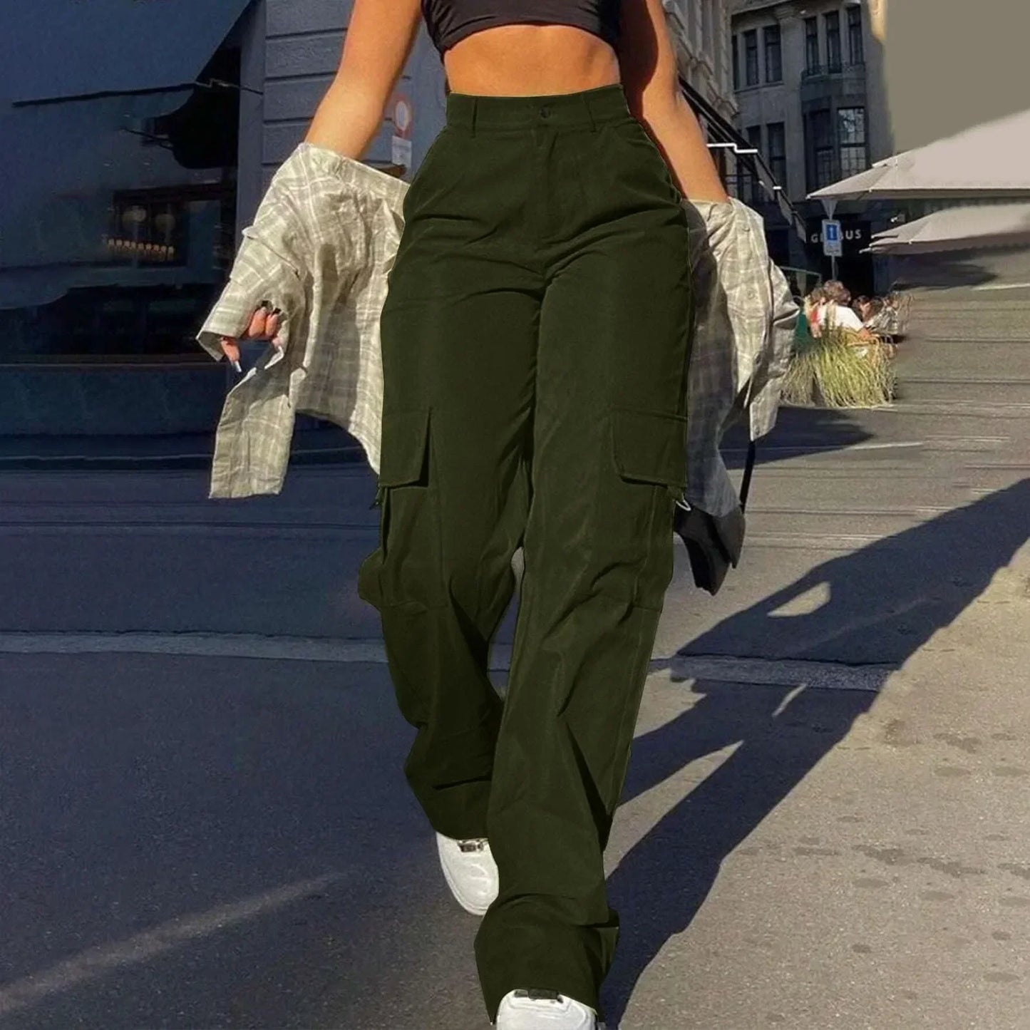 Women's high waist wide leg cargo trousers in neutral tone with functional cargo pockets, city chic style