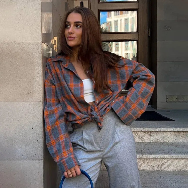 Women's oversized checkered shirt long sleeves button closure breast pockets relaxed layering style