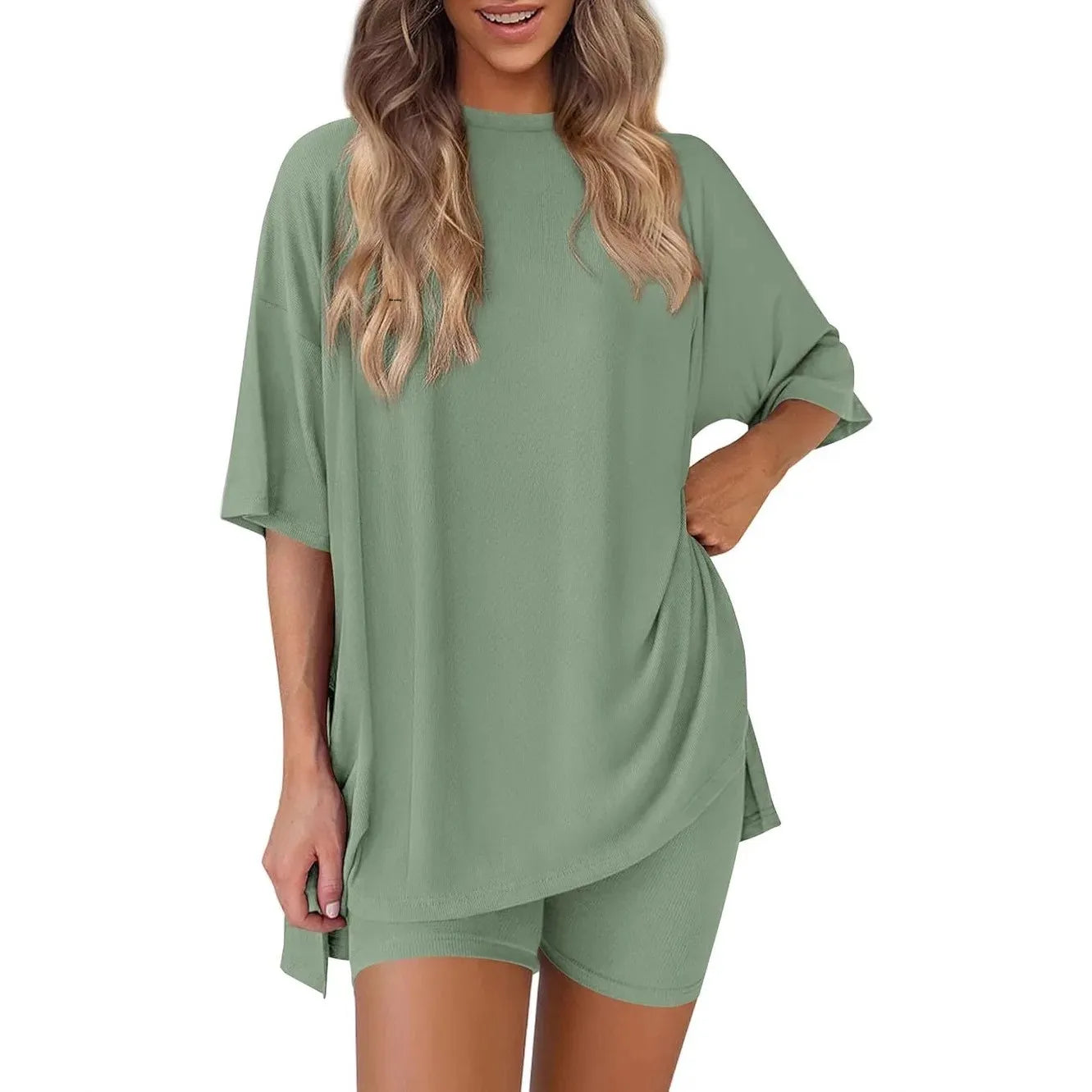 Women's relaxed two-piece lounge set lightweight breathable polyester loose top and shorts casual comfort