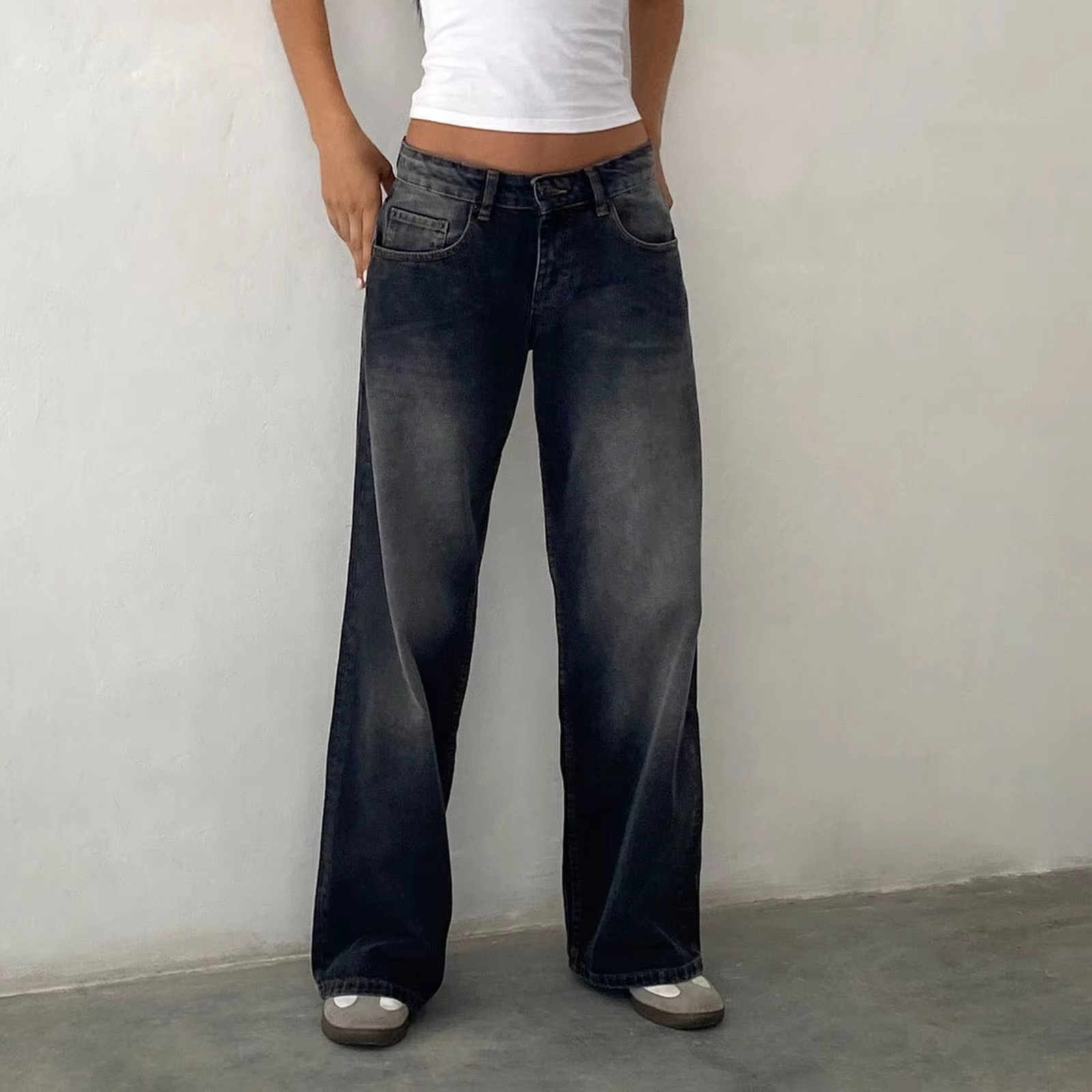 Women's retro washed mid-rise straight leg jeans in vintage blue soft cotton denim flattering fit
