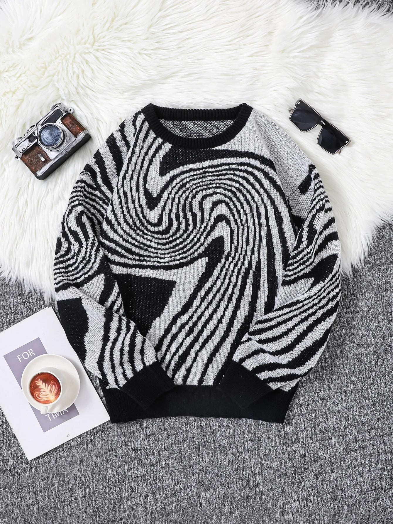 Unisex wool pullover in maze jacquard knit with bold textured pattern for all-day warmth