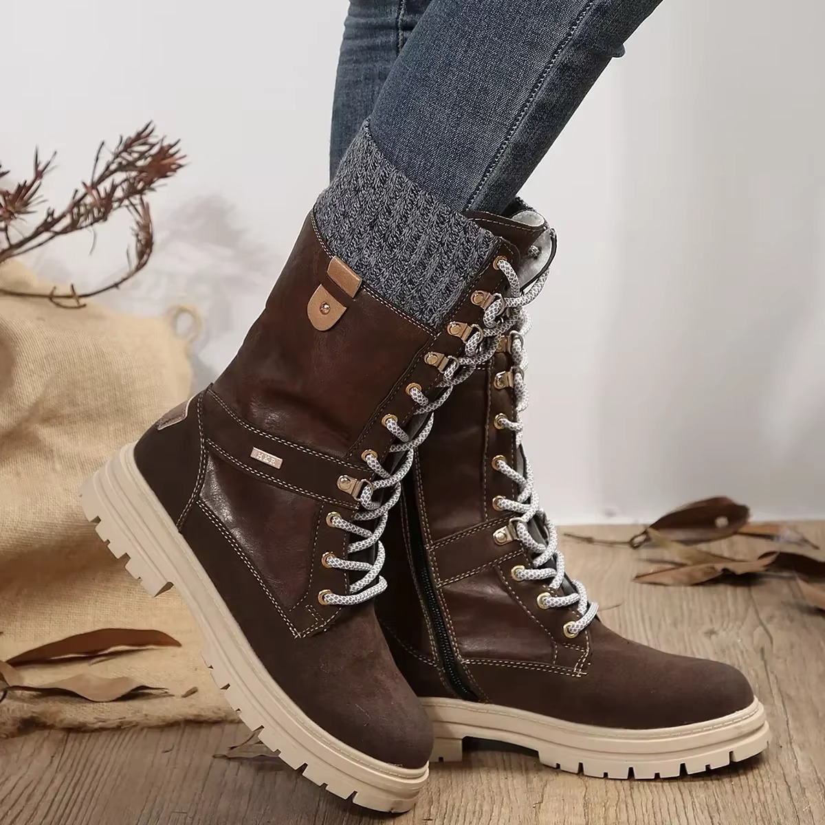 Women's retro lace-up mid-calf winter boots with plush lining, leather-like upper, vintage style