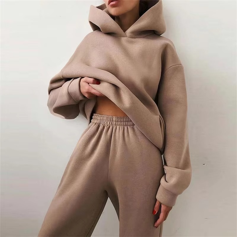 Women's cozy two-piece tracksuit set oversized hoodie and full-length pants fall casual wear