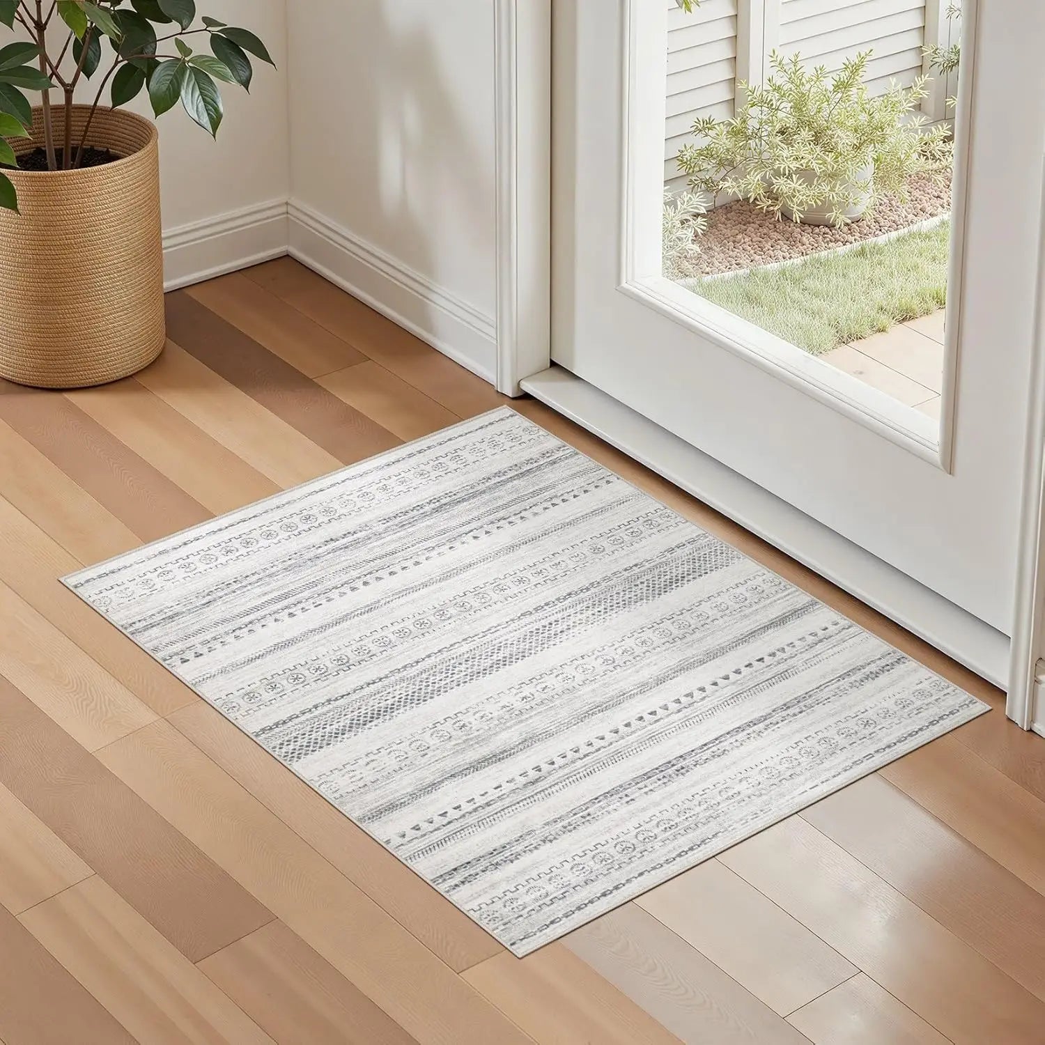 Washable Moroccan geometric boho farmhouse indoor rug, non-slip large area rug for bedrooms and dining
