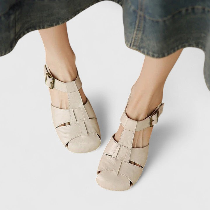 Women's closed-toe cutout comfort sandal breathable supportive fit casual everyday warm-weather style