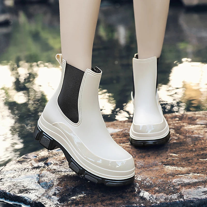 Women's short black rubber Wellington boots slip-on waterproof with durable grippy tread outdoor
