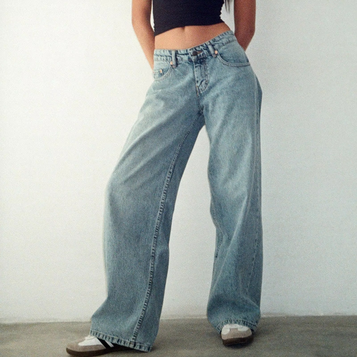 Women's retro washed mid-rise straight leg jeans in vintage blue soft cotton denim flattering fit