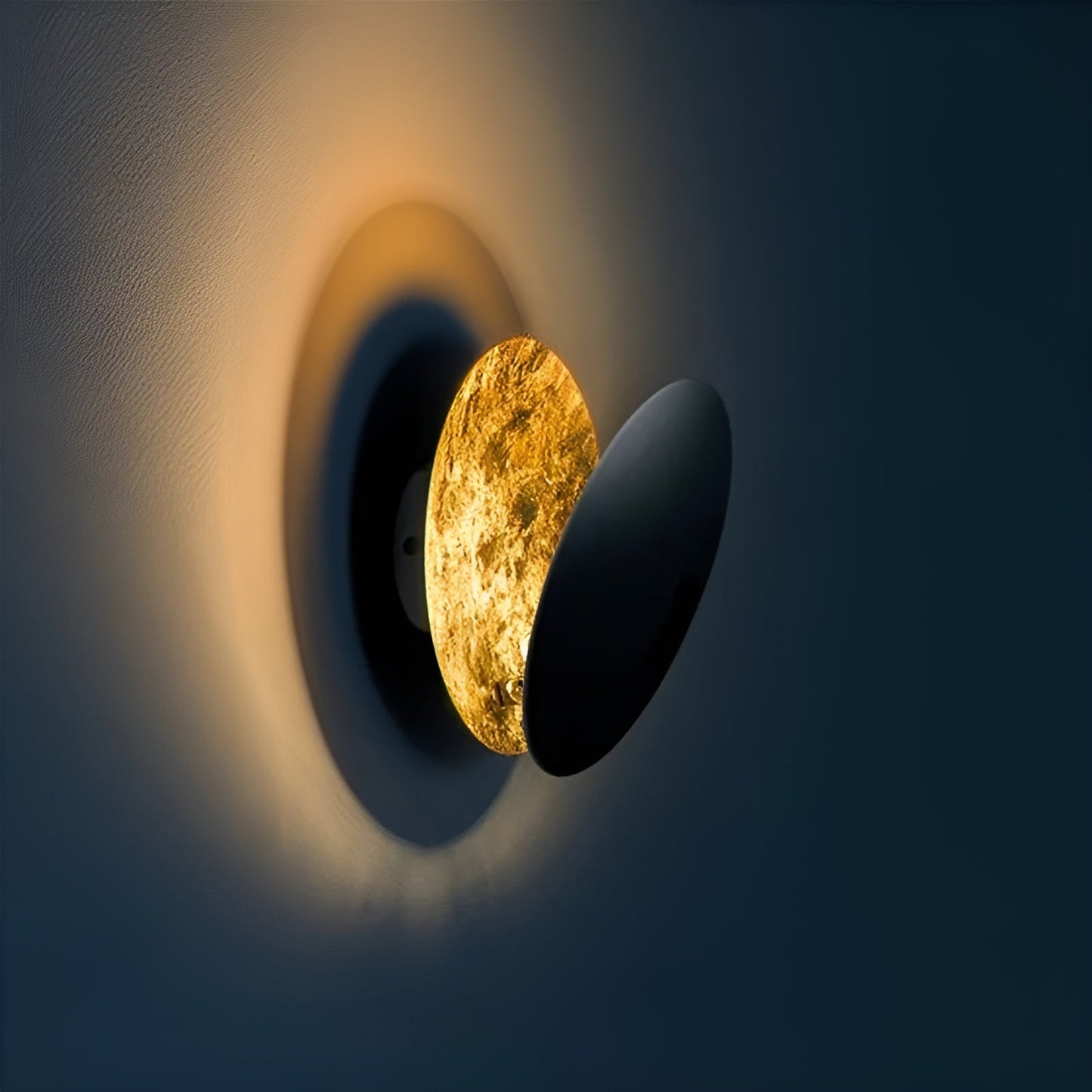 Solar Eclipse wall-mounted ambient lamp warm white celestial glow minimalist iron home decor accent