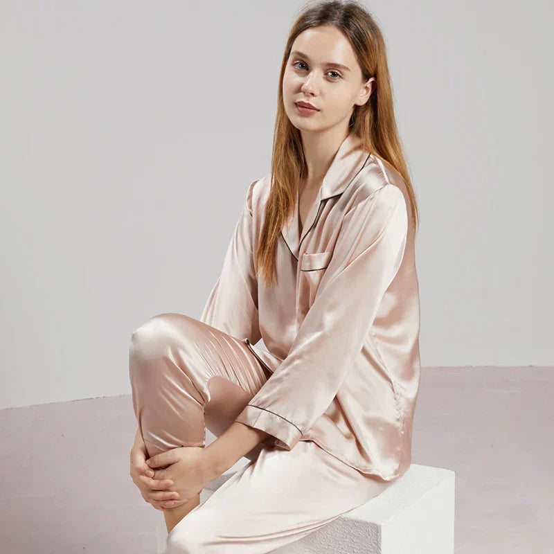 Black pure silk women's pajama set loose fit sleepwear with temperature-regulating luxury comfort