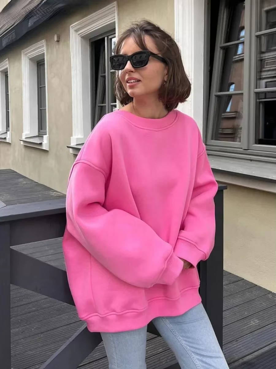 Women's oversized fleece hoodie pullover, loose cozy fit sweatshirt in soft plush fabric for casual style
