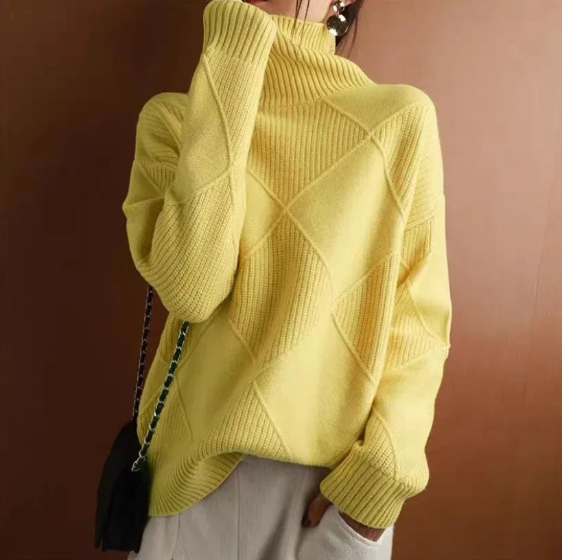 Women's ivory diamond knit cashmere turtleneck sweater with tailored fit and lightweight warmth