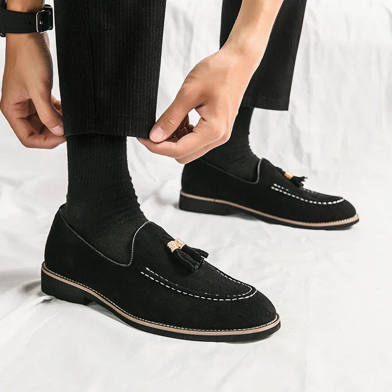 Men's brown suede tassel loafers slip-on moccasins with classic streamlined cut for everyday comfort