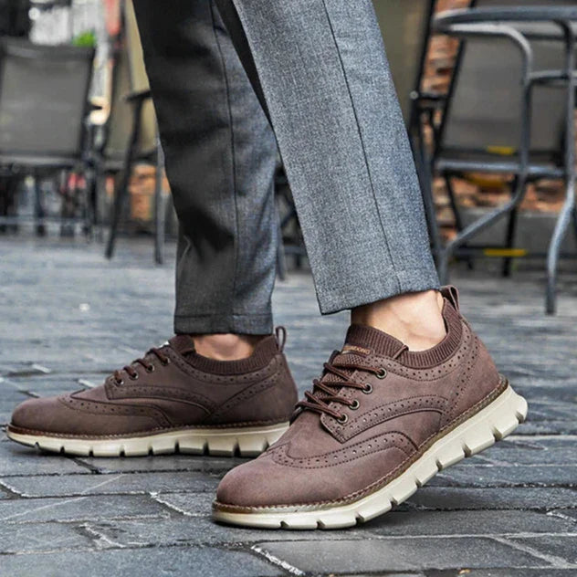 Men's brown wingtip oxford shoes genuine leather upper cushioned rubber outsole all-day comfort