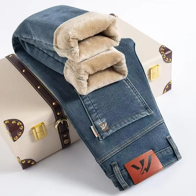Men's dark blue fleece-lined straight leg stretch denim jeans with warm interior premium fit