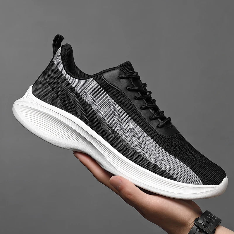 Men's lightweight mesh lace-up running shoes with cushioned insole for all-day breathable comfort