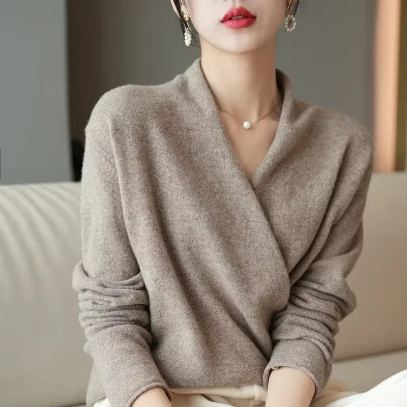 Women's wool knit V-neck pullover sweater soft cashmere-touch blend timeless everyday style