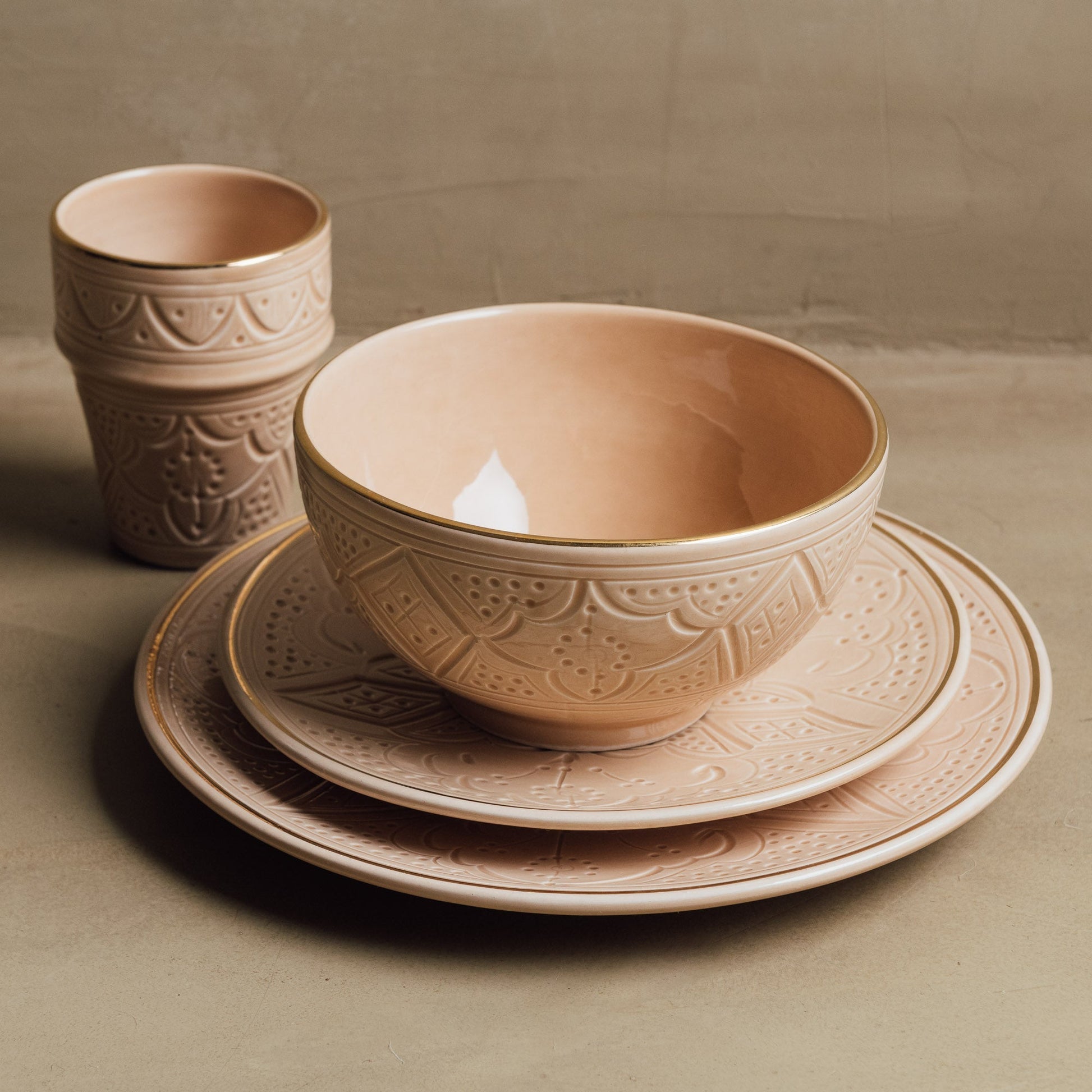 Zagora Sand - Moroccan Dinnerware Set Adorned with 12 Carat Gold Accents - Urbann-Vibe