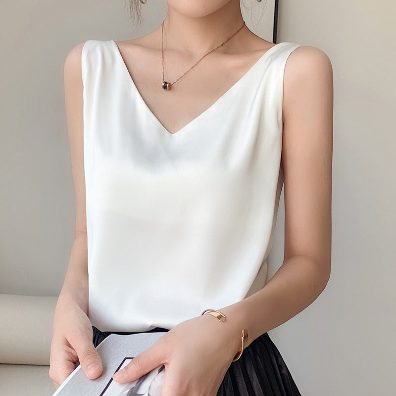 Women's Ella V-neck top flattering silhouette soft breathable fabric everyday casual chic essential