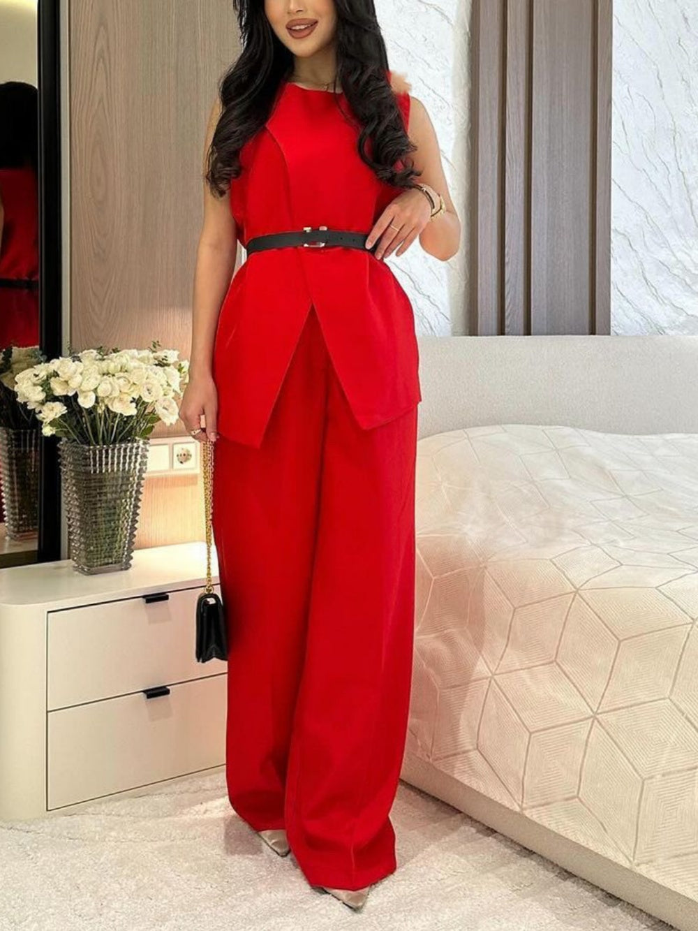 Women's sleeveless round neck top and wide leg pants suit with pockets, shaping polyester set