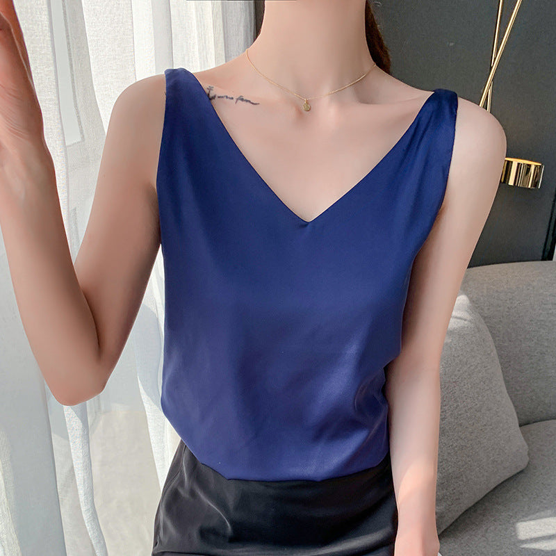 Women's Ella V-neck top in versatile solid color, flattering slim fit with elegant décolleté neckline