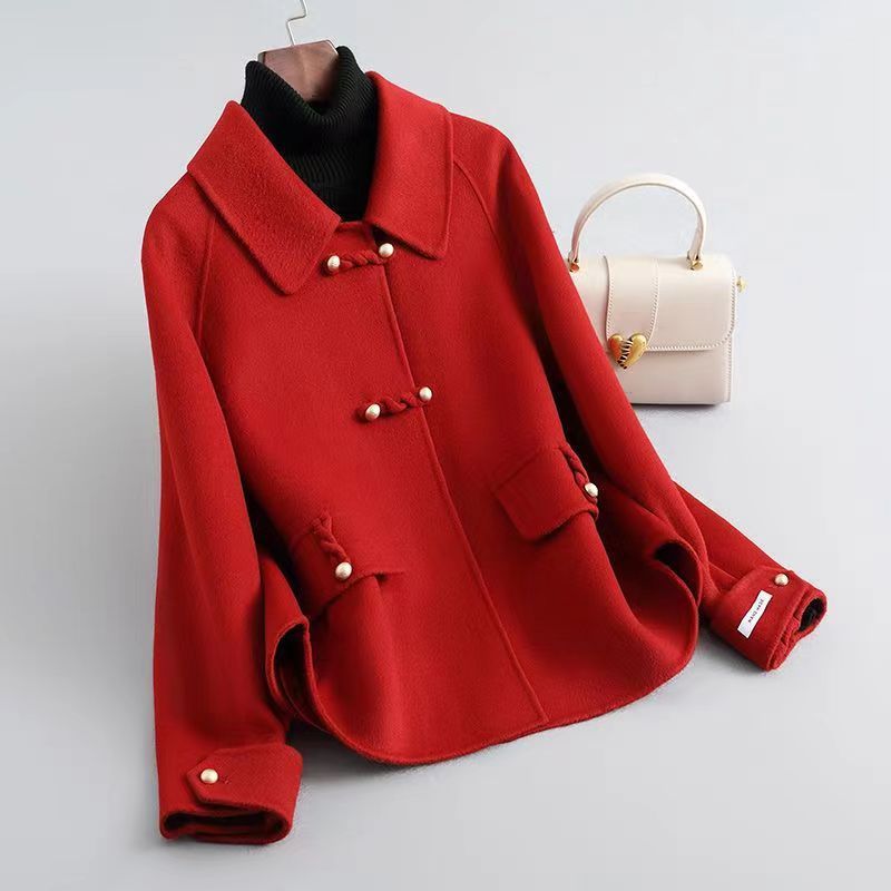 Léa women's elegant wool blend coat lightweight warm sophisticated silhouette timeless chic style