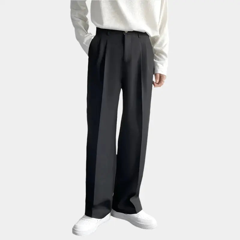 Men's wide-fit pleated front trousers in breathable cotton, full-length relaxed straight silhouette