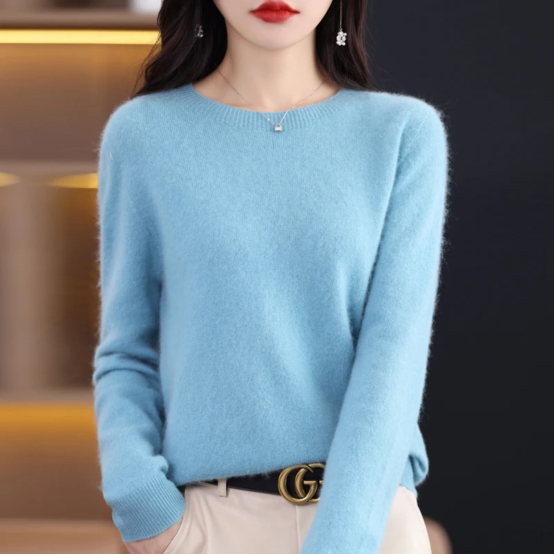 Women's wool pullover sweater cozy regular fit round neck with ribbed details in warm tonal hue