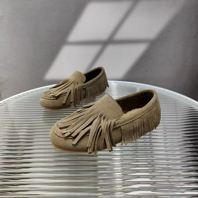 Women's mossy green cowhide leather tassel flats with flexible fit, spring 2024 elegant everyday style