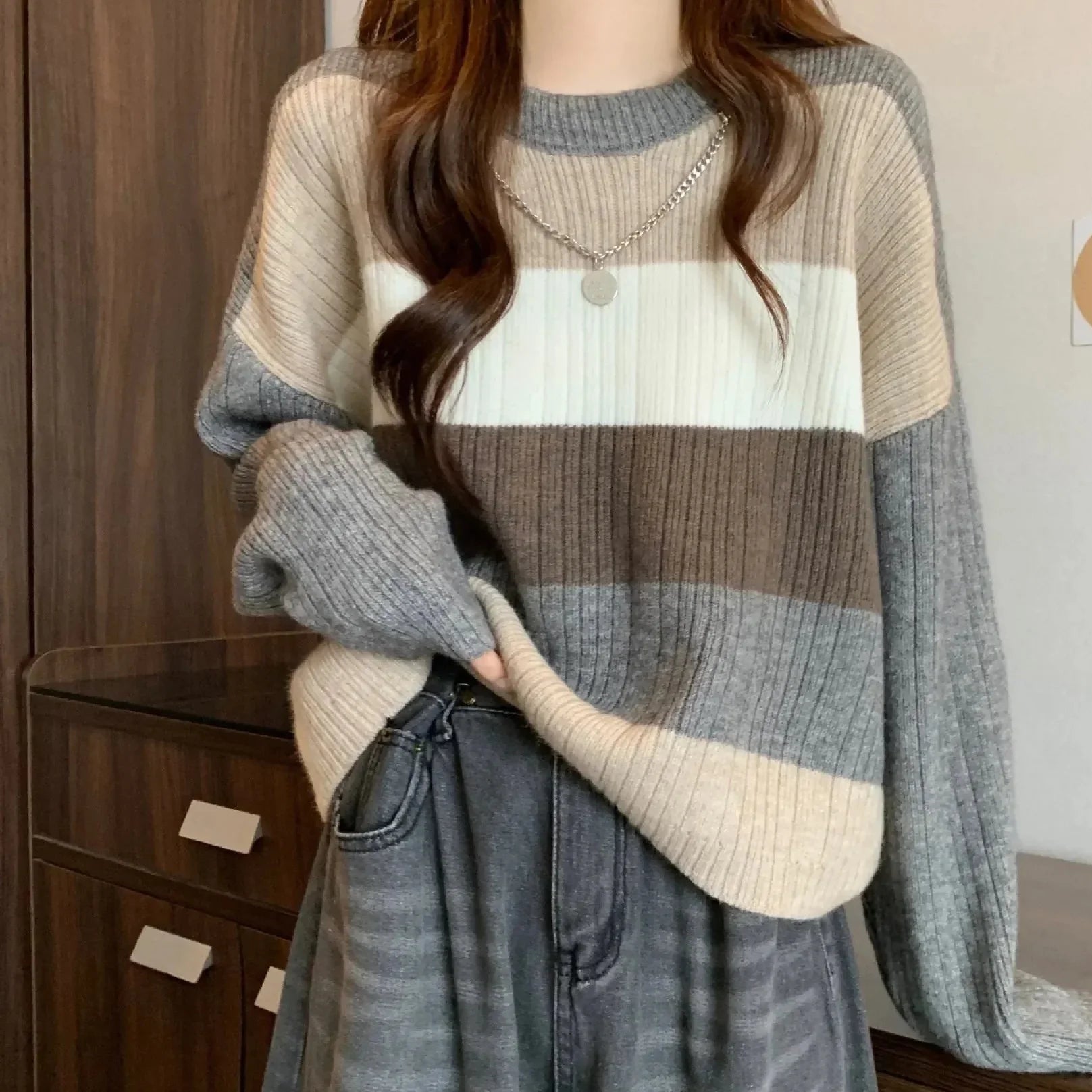 Women's ivory cashmere turtleneck sweater, relaxed cropped fit with luxurious soft knit texture