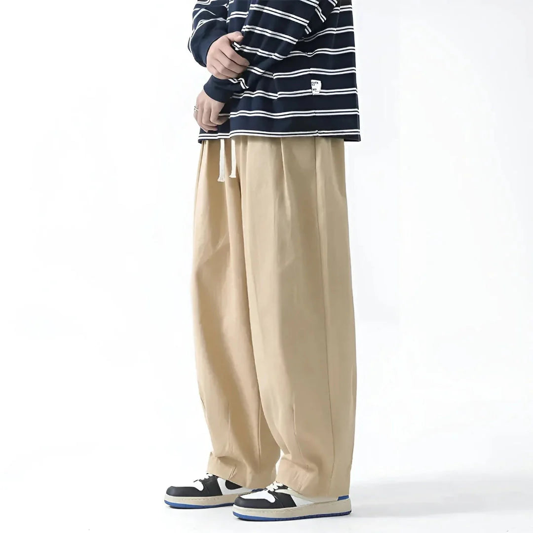 Men's oversized pleated casual pants with adjustable drawstring waist, relaxed fit, ultra-lightweight