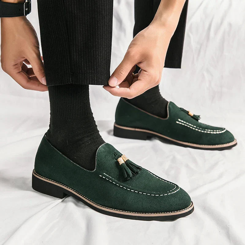 Men's brown suede tassel loafers slip-on moccasins with classic streamlined cut for everyday comfort