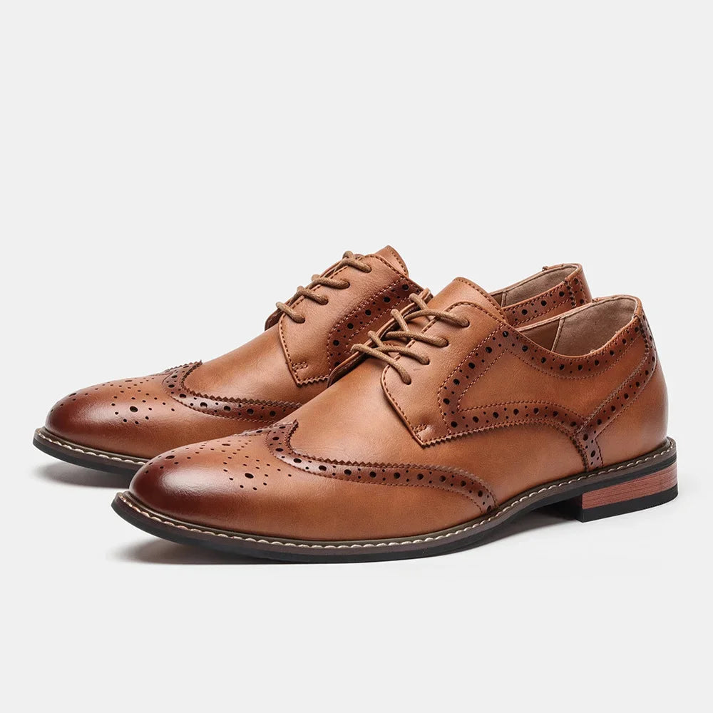 Men's burnished wingtip Oxford brogues in perforated leather, smart-casual formal versatile style