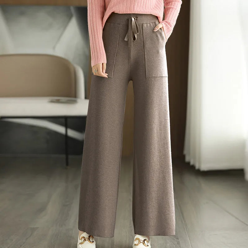 Nadja merino wool office pants figure-flattering fit with big front pockets professional workwear