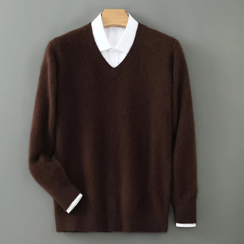 Men's lightweight cashmere blend V-neck sweater, relaxed plus-size fit for versatile winter layering