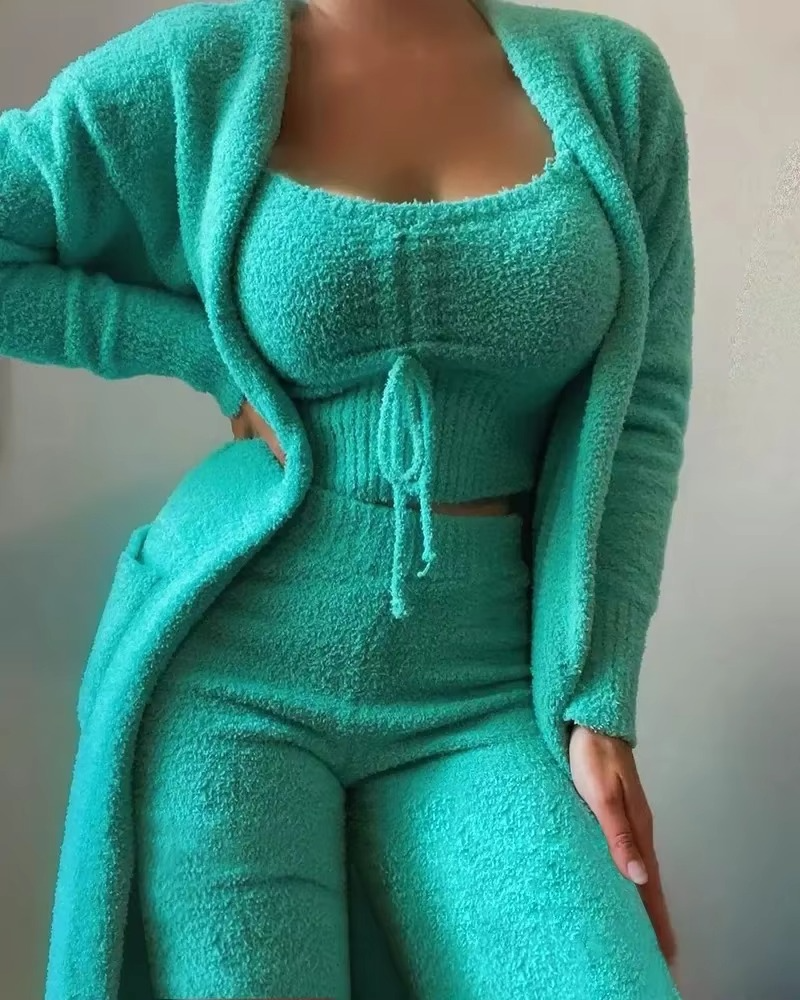 Women's 3-piece plush pajama set in cozy crop top, pants & coat luxurious loungewear