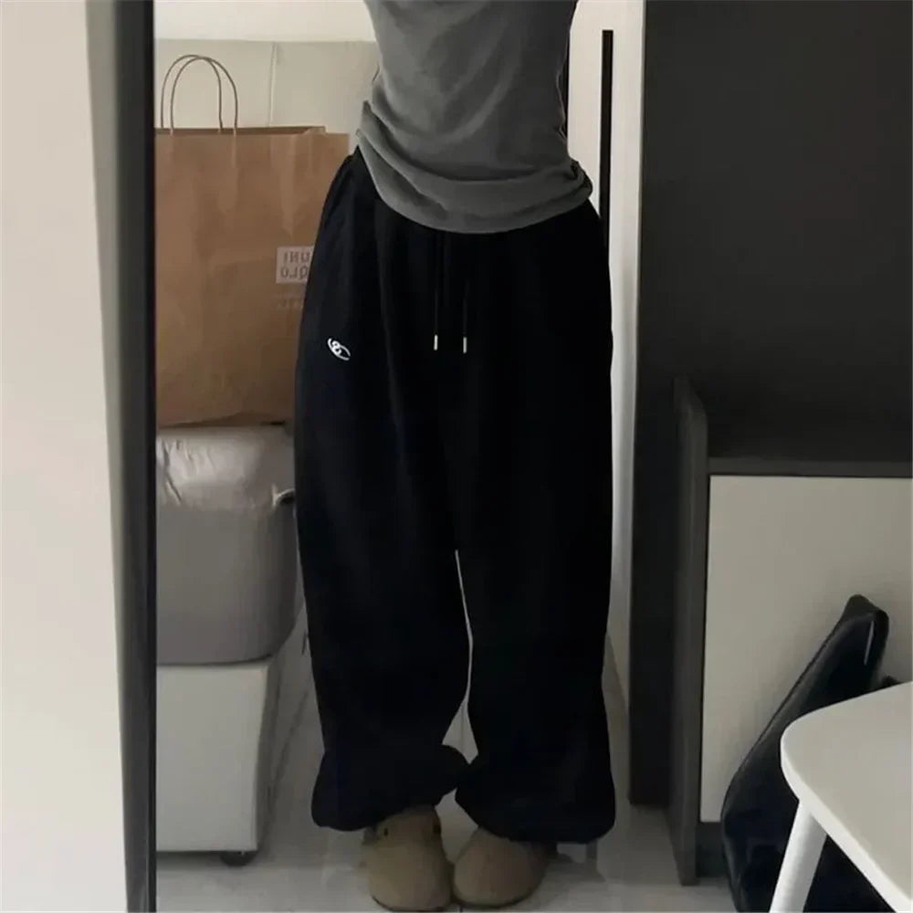 Women's oversized wide-leg sweatpants soft cotton blend adjustable elastic waist casual loungewear