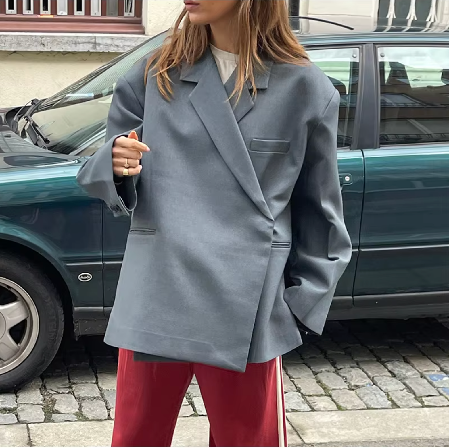 Women's oversized blazer relaxed silhouette versatile day-to-night layering modern chic style
