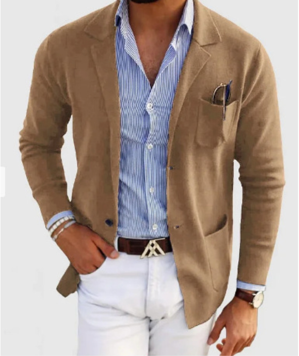 Men's slim-fit tailored blazer with breast pocket, polyester fabric, versatile professional style