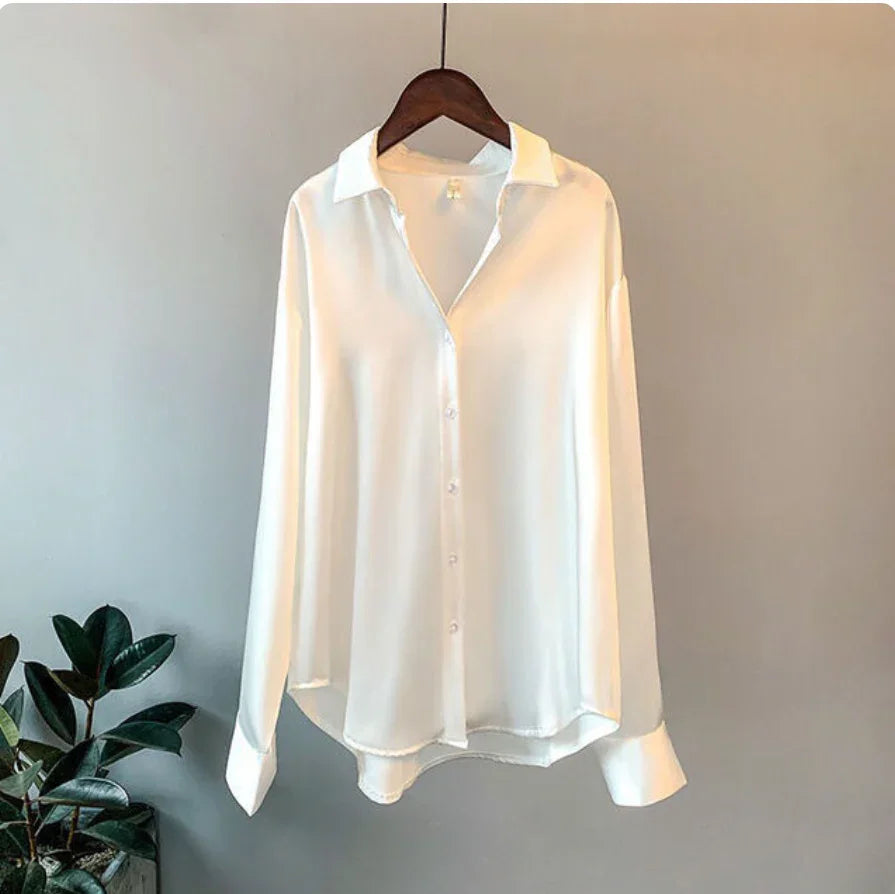 Women's soft-touch white shirt modern cut classic collar button placket lightweight everyday comfort