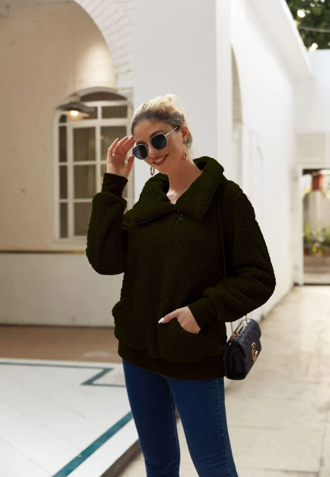 Women's cozy knit winter jumper relaxed fit soft fabric casual warm everyday layer