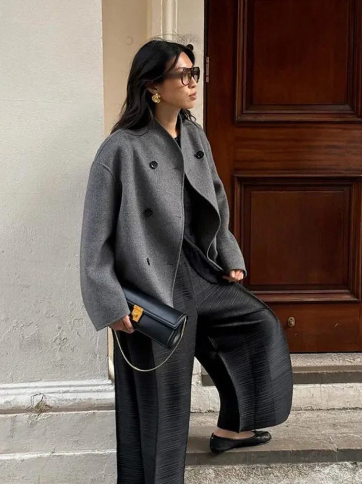 Women's Lisa oversized coat in neutral tones, relaxed silhouette with sustainable casual fashion appeal