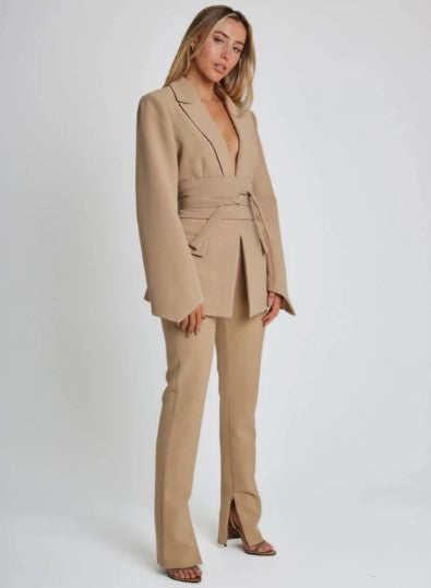 Women's casual chic blazer in versatile style, comfortable professional fit with easy-care fabric